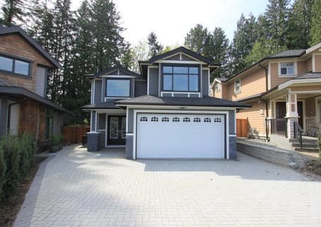 Gorgeous and new 6 years young executive 3 BR 2.5 Bath home in Mosquito Creek North Vancouver