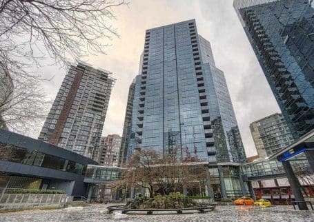 2 BR 2 Bath condo in the Wall Centre Residence with beautiful views