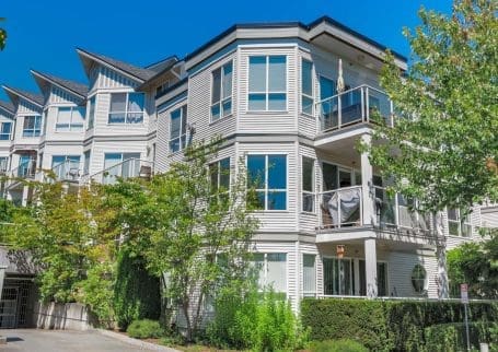 Beautiful 3 BR 2 Bath Townhouse in River District Vancouver